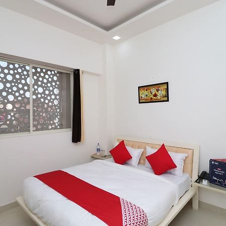 Oyo 13406 Hotel Golden Leaf Bareilly Ngoại thất bức ảnh