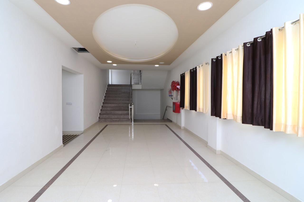 Oyo 13406 Hotel Golden Leaf Bareilly Ngoại thất bức ảnh