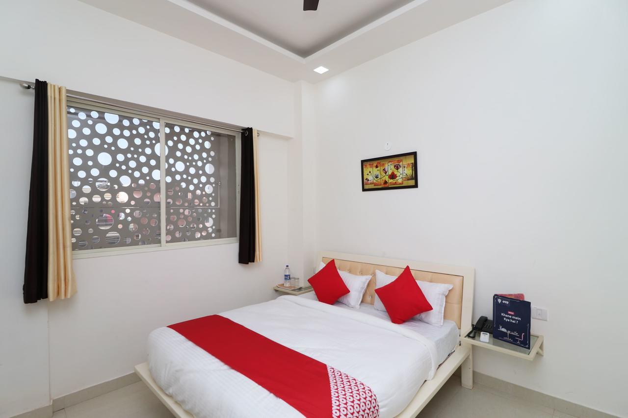 Oyo 13406 Hotel Golden Leaf Bareilly Ngoại thất bức ảnh